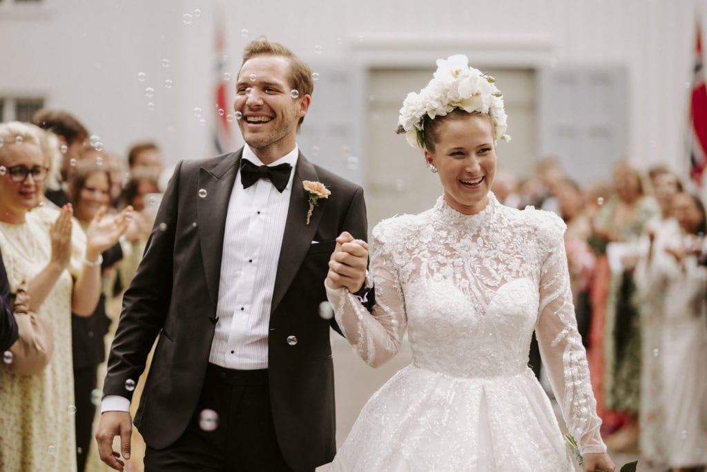 bryllupsfotograf sandefjord midtåsen renate madsen photography ekte bryllup smoking brudekjole sandar kirke festbryllup17